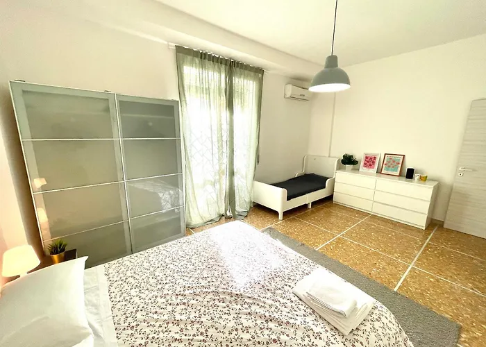 Apartment To 352